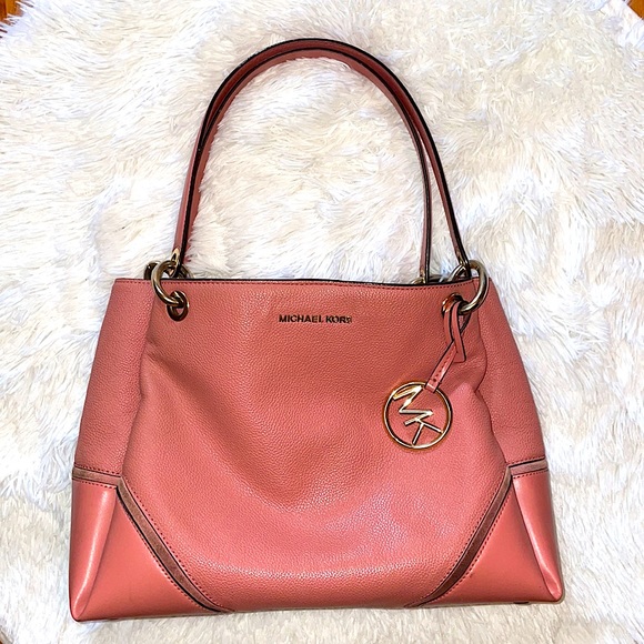 Micheal Kors Purse - Picture 2 of 8